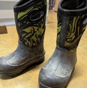 Kids Black and Green Boggs Boots
